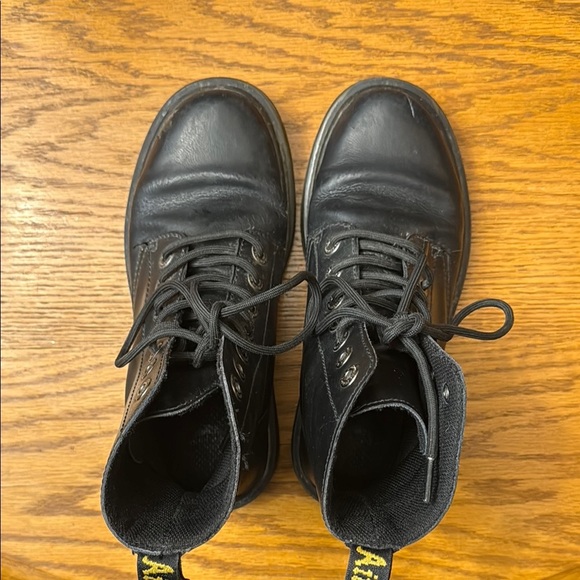 Dr. Martens Black Leather Men's Boots - Picture 3 of 7